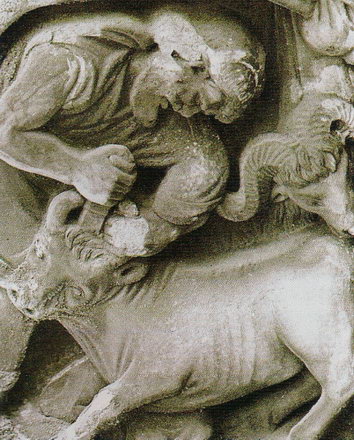 Рельеф «Мясник» главного портала собора Сан-Марко