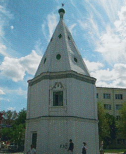 Сохранившаяся башня Спасо-Преображенского монастыря