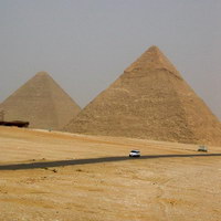 Пирамиды Хеопса и сына его Хефрена