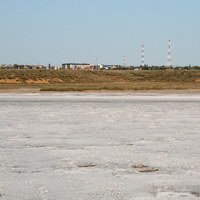 Посёлок и солёное озеро Эльтон в Волгоградской области