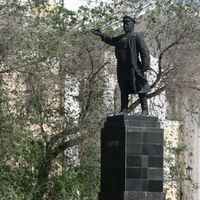 Памятник Кирову и площадь Кирова в Астрахани