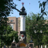 Памятник морякам Волжской флотилии в Астрахани