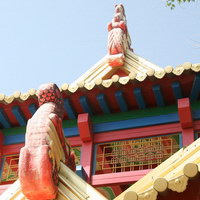 Северные ворота буддийского храма-хурул Золотая обитель Будды Шакьямуни