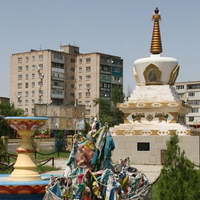 Буддийская ступа Примирения на площади Городовникова в Элисте