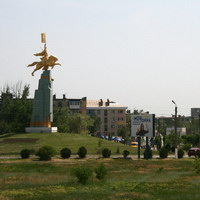 Монумент Золотой Всадник в Элисте