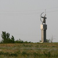 Памятник древнему воину-лучнику Хонгор в Элисте