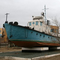 Памятник баркасу Буйный в Муйнаке