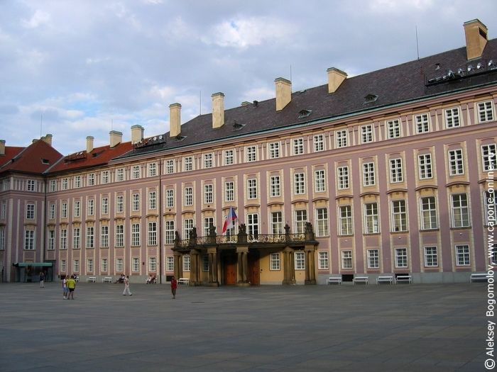 Второй двор Пражского Града - Президентский дворец