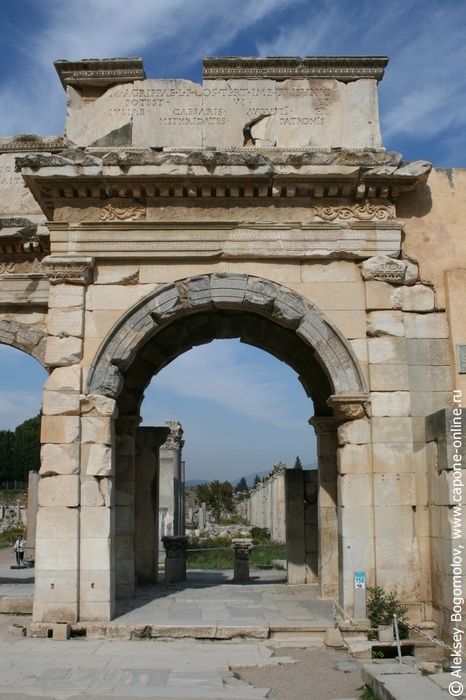Ворота Мазая и Митридата в Эфесе